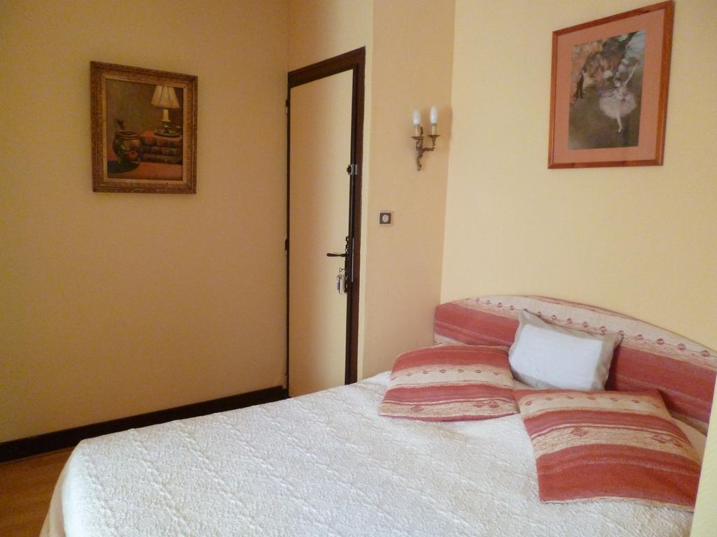 Le Moulin Du Bignon Bed & Breakfast Lassy